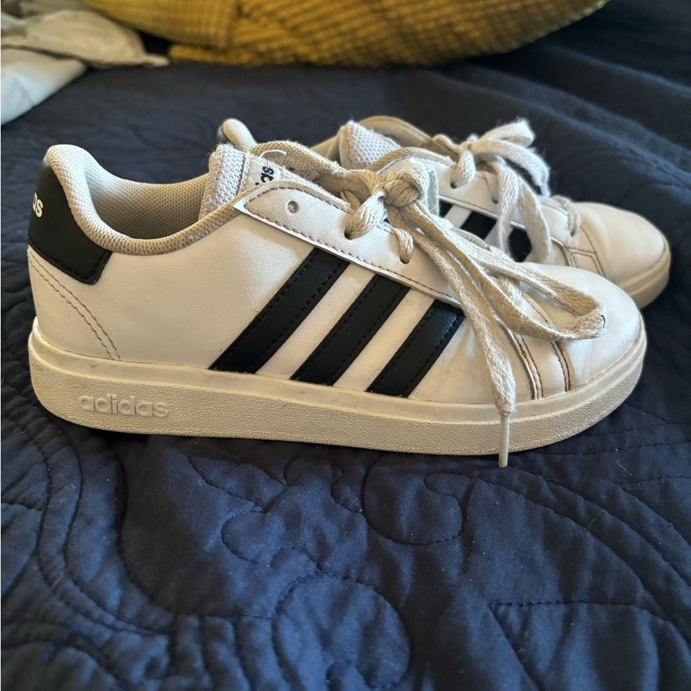 Kids Adidas grand court sneakers
